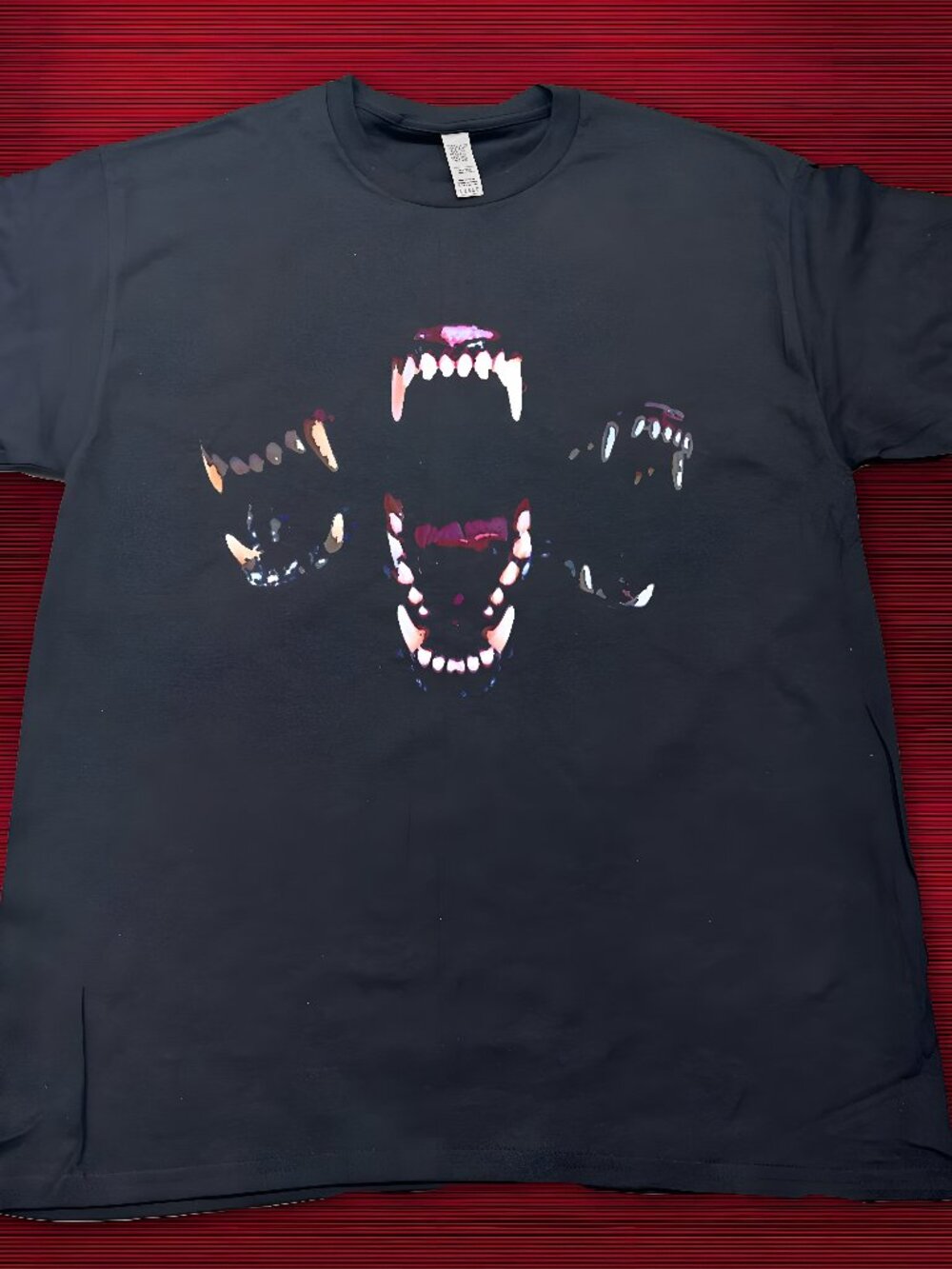 VINTAGE STYLE FANGS TEE Black printed t-shirt for both men and women